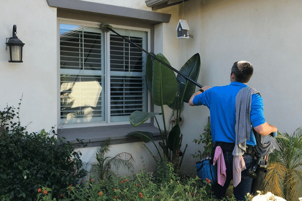 Sign Up for Window Cleaning Before Putting Up Holiday Lights