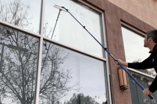 Deep Clean the Office with Professional Window Cleaning